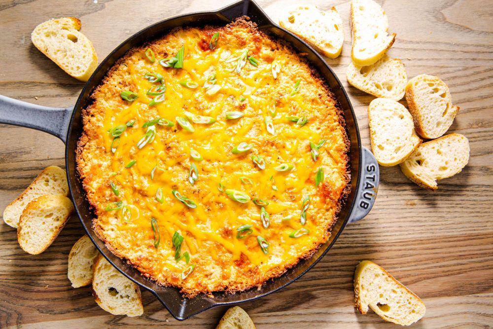 ilustrasi hot crab dip (www.delish.com/Makinze Gore)