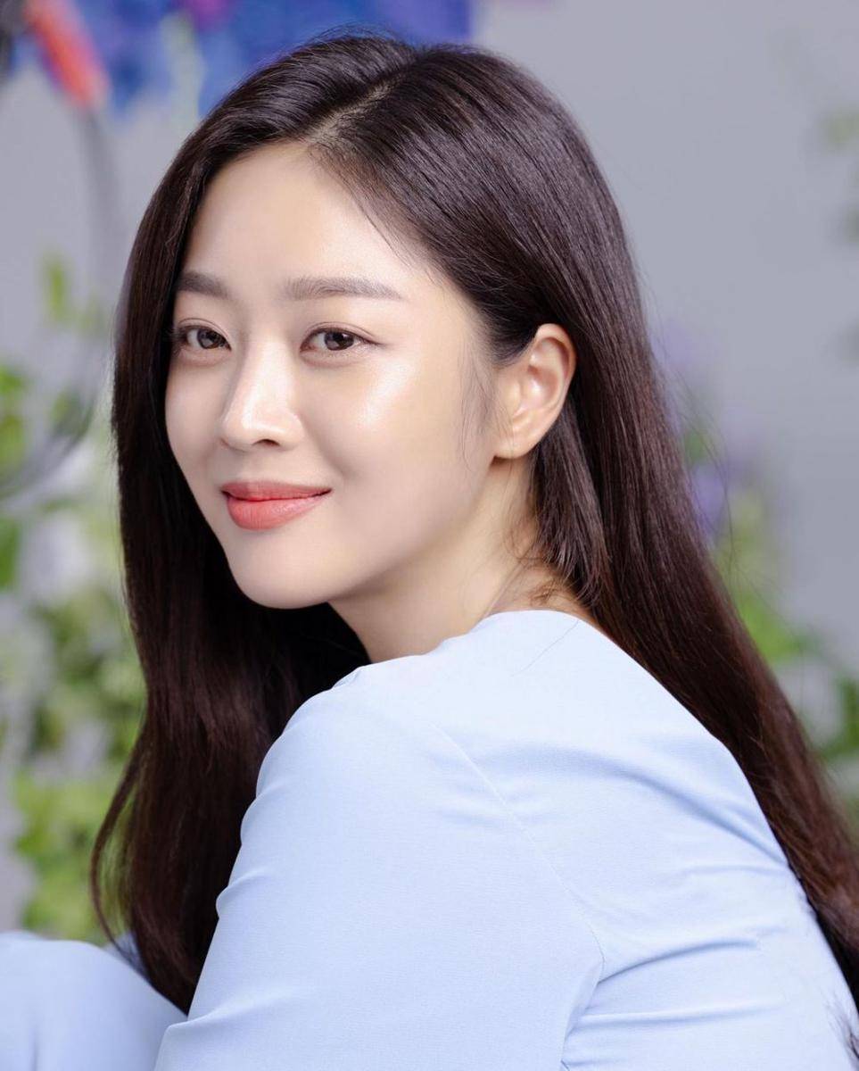 Jo Bo Ah (instagram.com/keyeastofficial)