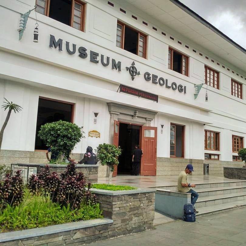 Museum Geologi, Bandung (instagram.com/harisetiawandzar)
