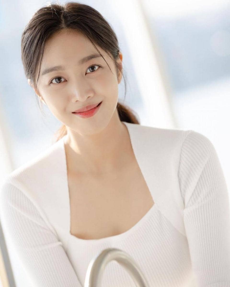 Jo Bo Ah (instagram.com/keyeastofficial)