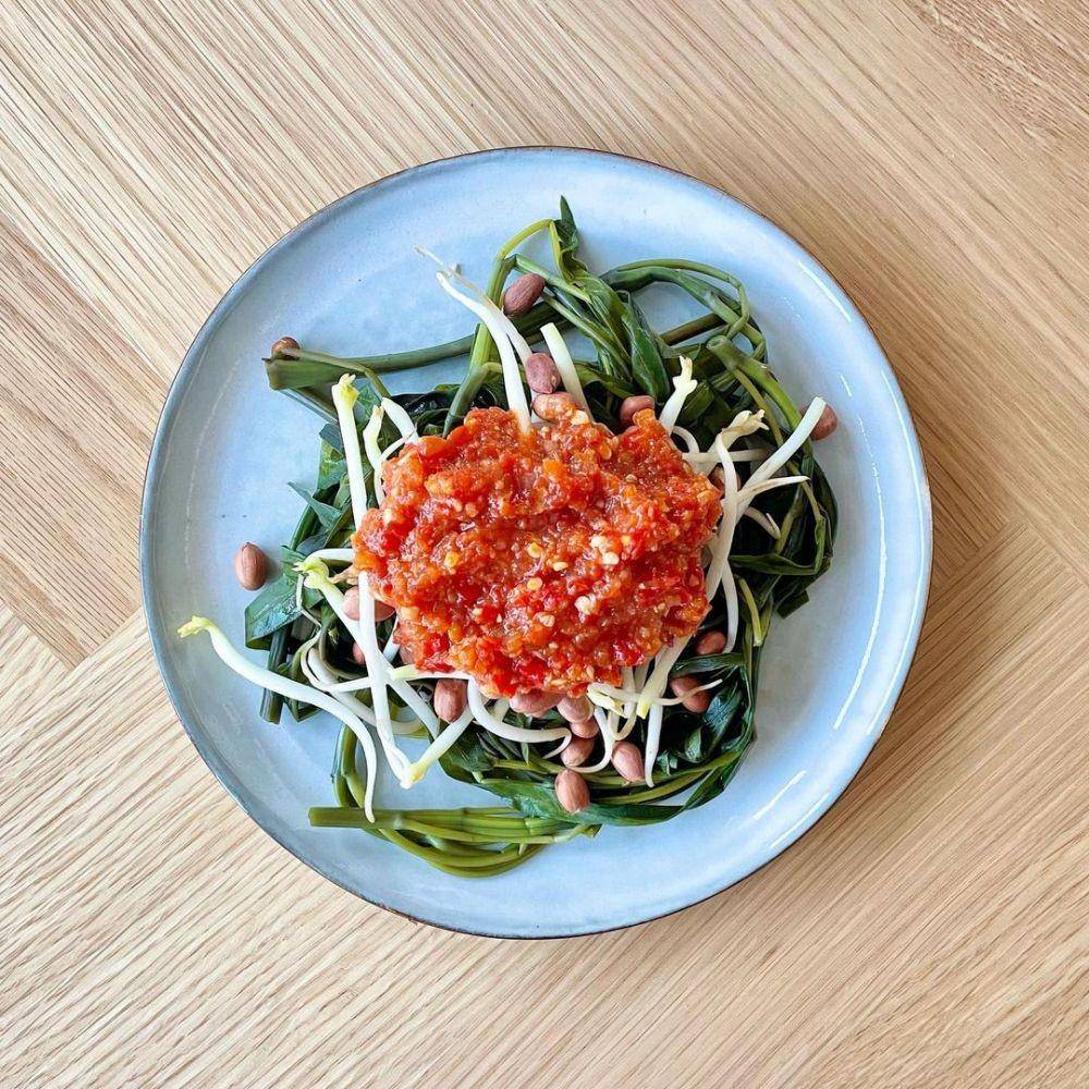 Sambal plecing (instagram.com/diviecooks)