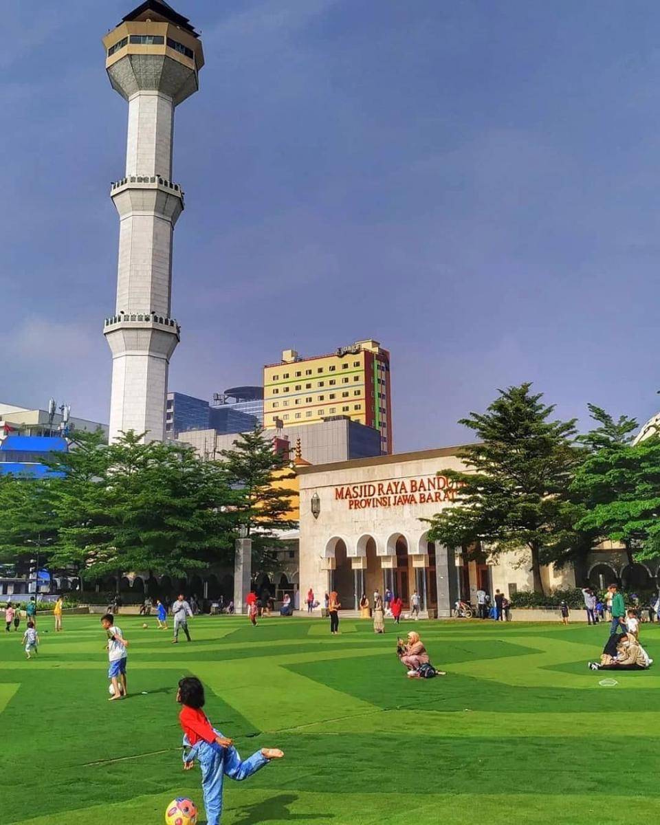 Ilustrasi Alun-Alun Bandung (instagram.com/sewamotorbandungeulis)