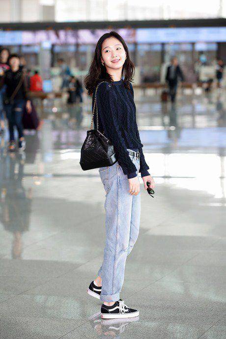 Celana jeans Kim Go Eun (twitter.com/swagnews_)