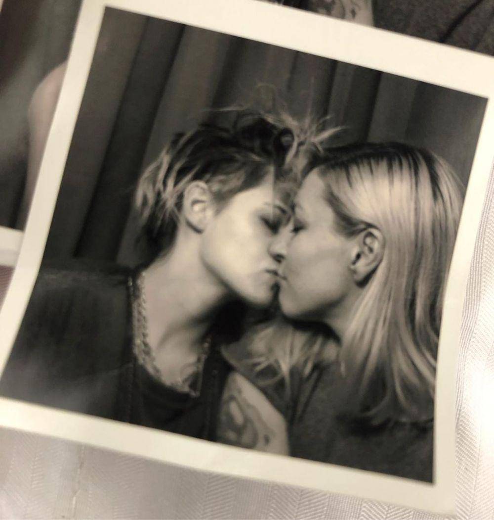 Kristen Stewart dan Dylan Meyer (instagram.com/spillzdylz)