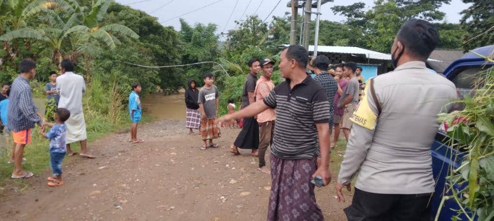warga yang terdampak banjir (dok Polres Lombok Tengah)