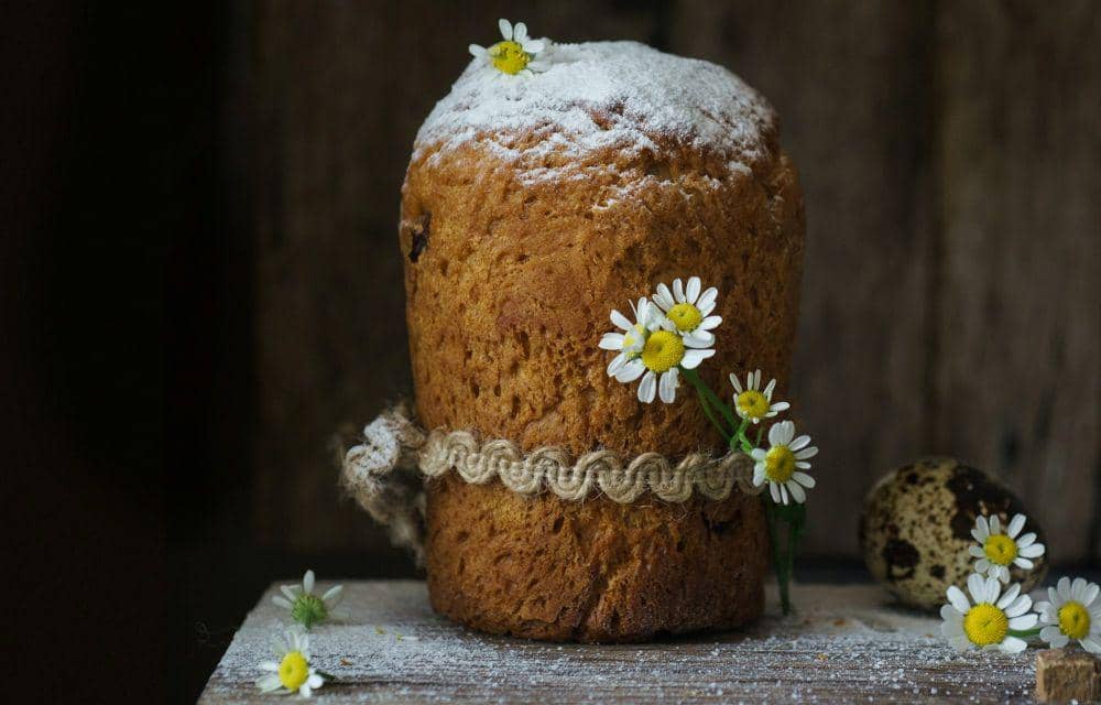 ilustrasi chamomile almond cake (unsplash.com/Food Photographer David Fedulov)