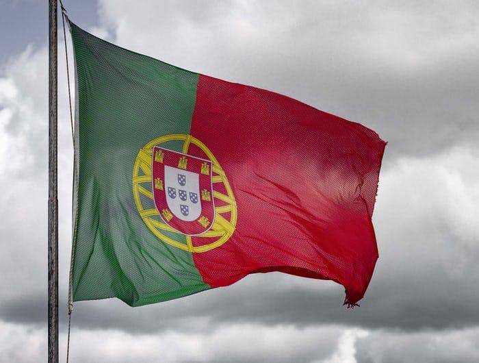 Bendera Portugal. (Unsplash.com/Luís Feliciano)