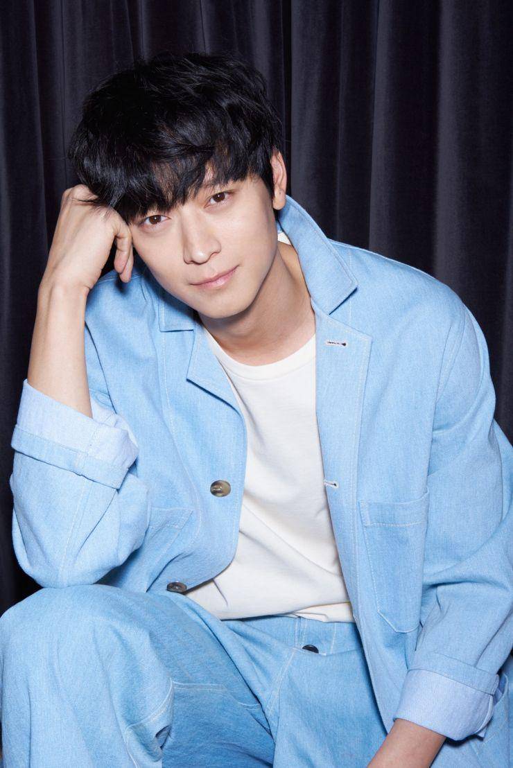 Gang Dong Won (ygfamily.com)