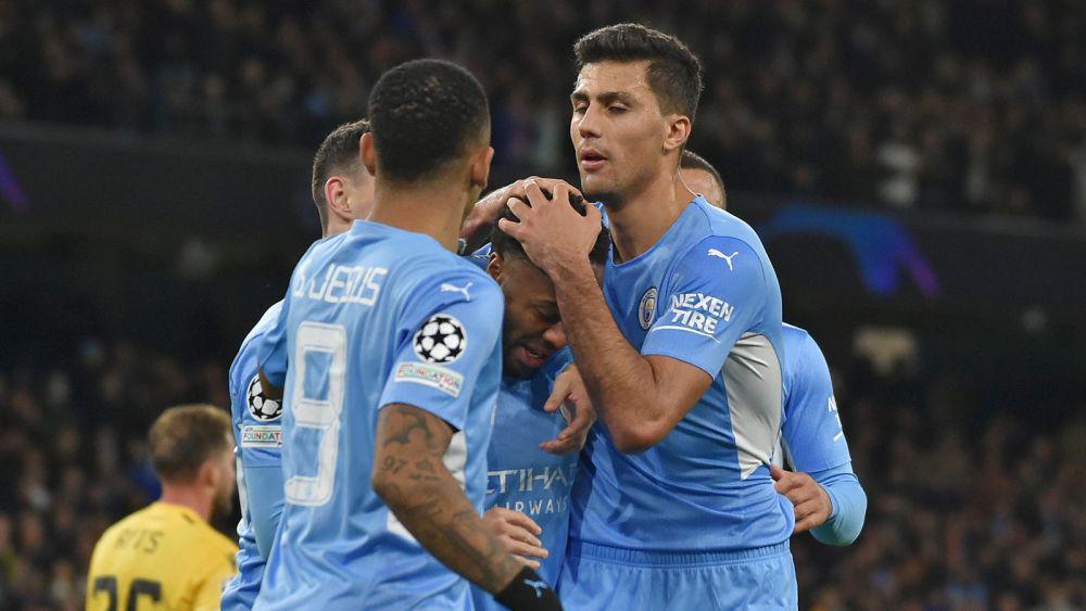 Selebrasi para pemain Manchester City ketika Raheem Sterling mencetak gol ke gawang Club Brugge. (skysports.com)