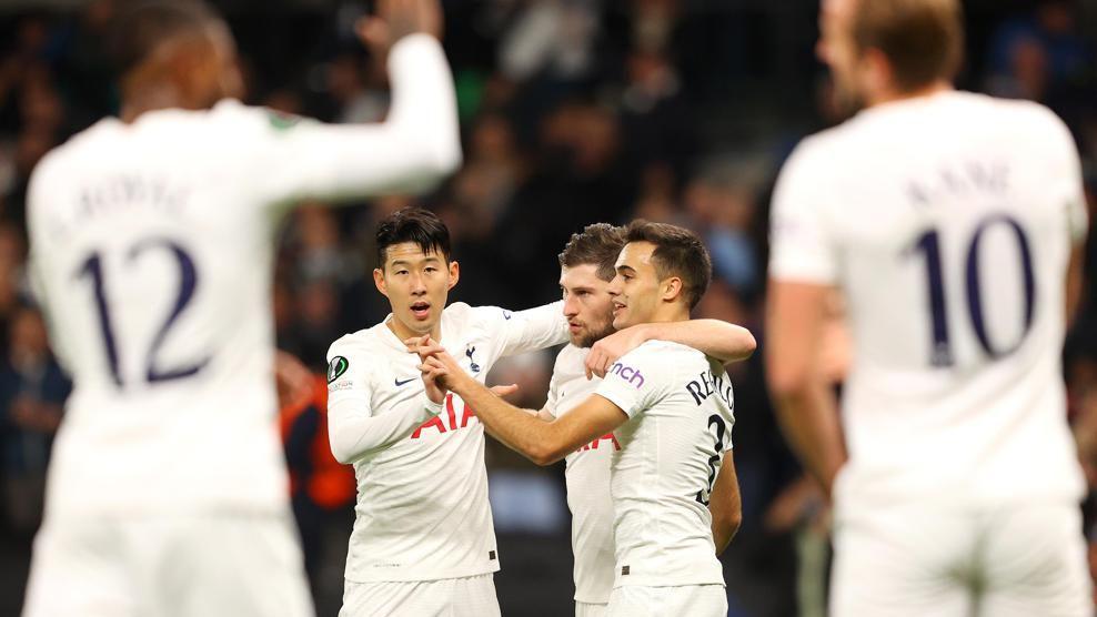 Pemain Tottenham Hotspur melakukan selebrasi gol. (uefa.com)