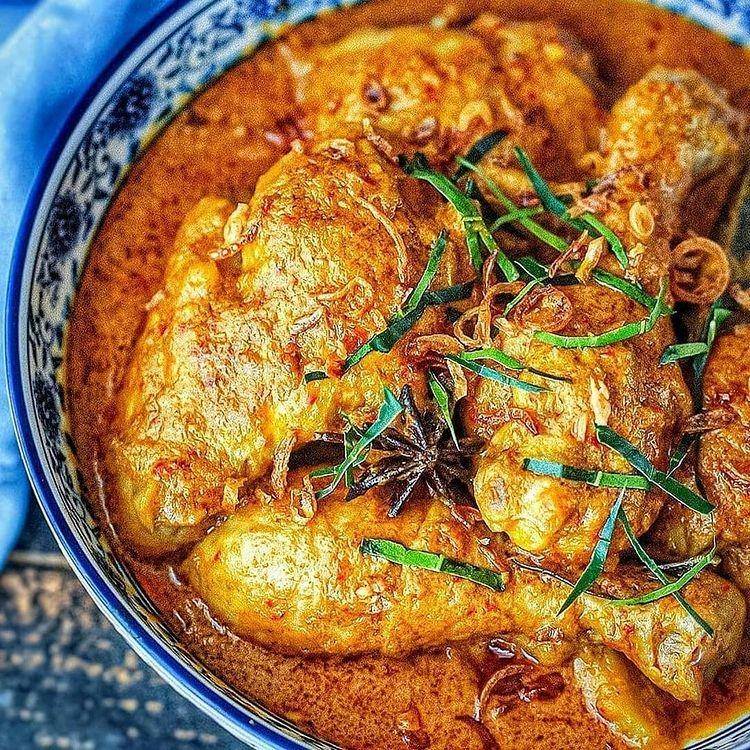 Gulai ikan (Instagram.com/na.icha.8877)