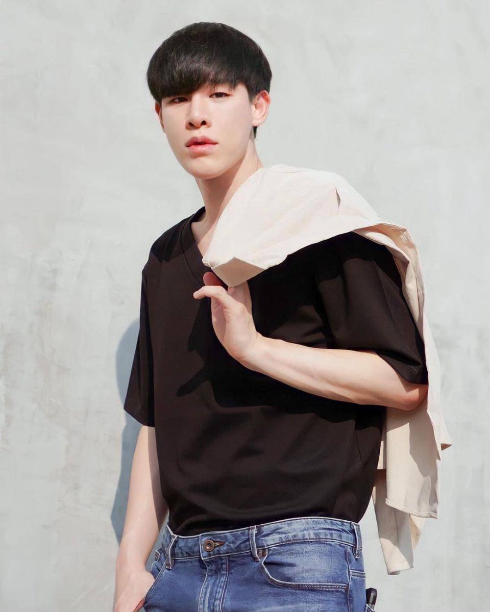 Gun Korawit (instagram.com/gusbanana)