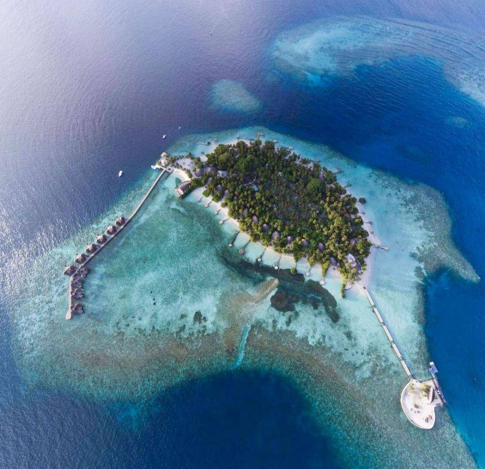 Nika Island Beach (instagram.com/nikaislandresort)
