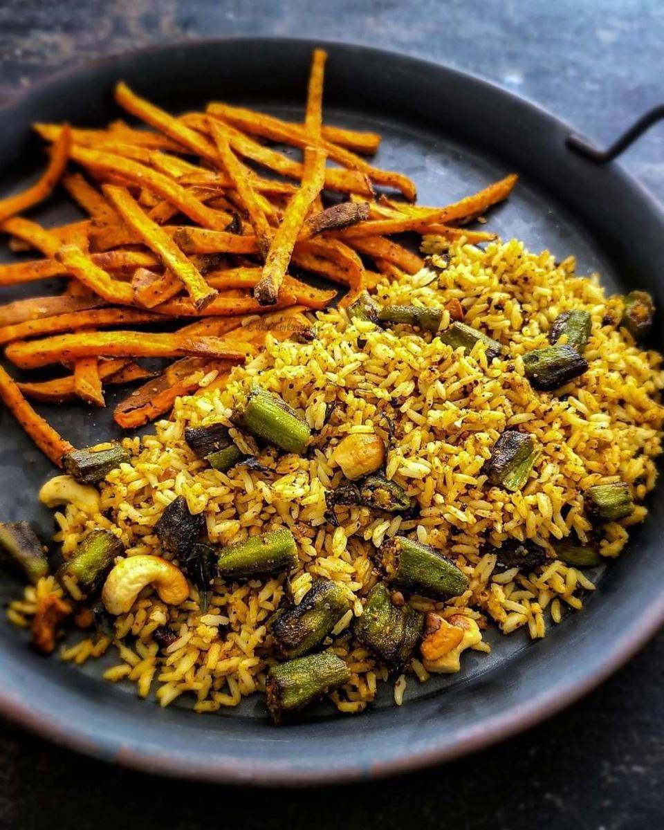 bhindi rice (instagram.com/cakeworkorange)