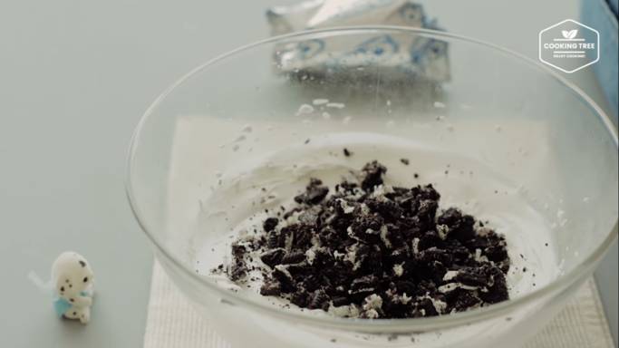ilustrasi adonan krim oreo (dok. youtube.com/Cooking tree 쿠킹트리)