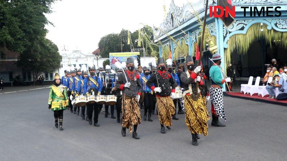 Gaet Turis, Solo Bikin Atraksi Prajurit Bak Buckingham Palace Inggris