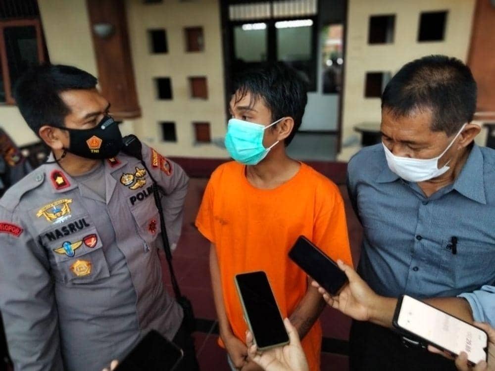Tersangka kasus pencurian berhasil diamanakan polisi (Dok Polsek Cakranegara)