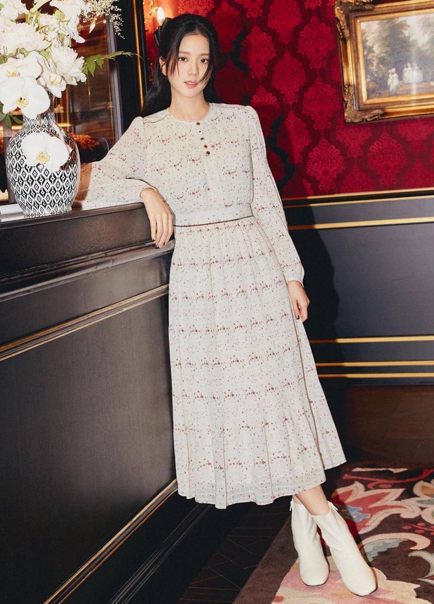 Dress vintage style Jisoo BLACKPINK (twitter.com/GlobalBlackPink)