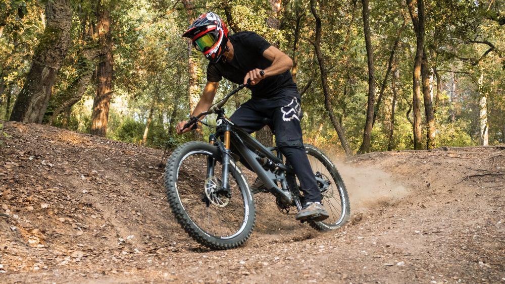 5 Hal yang Harus Diperhatikan Sebelum Bersepeda Downhill, Apa Saja?