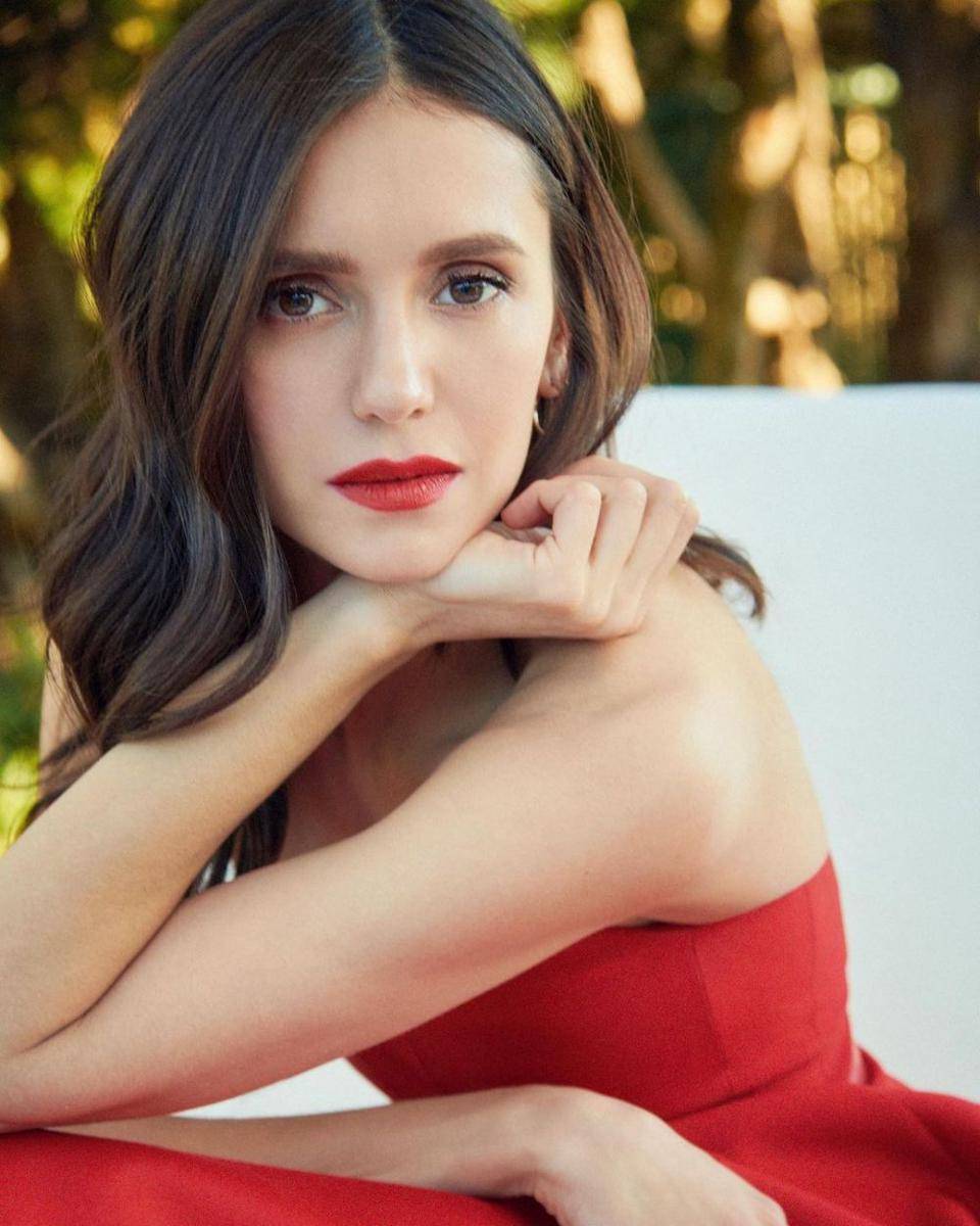 potret Nina Dobrev (instagram.com/nina)
