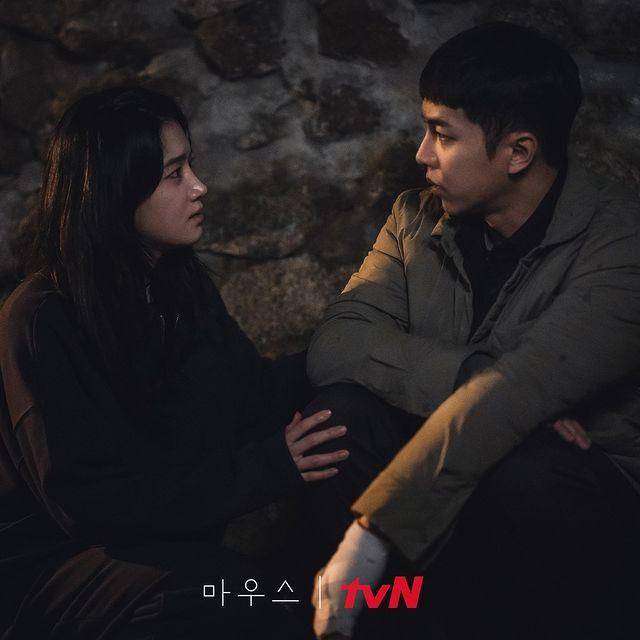 Jeong Ba Reum dan Oh Bong Yi di Mouse (instagram.com/tvn_drama)