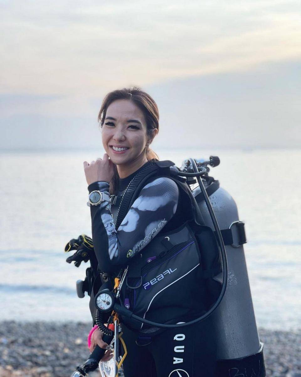 Gisella Anastasia scuba diving (Instagram.com/gisel_la/)