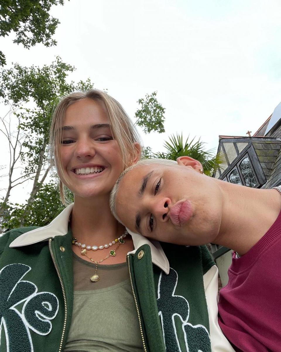 potret Romeo Beckham dan Mia Regan (instagram.com/romeobeckham)