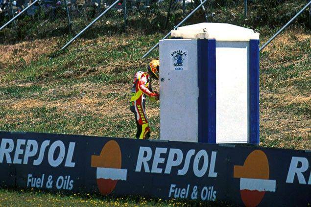 Selebrasi Valentino Rossi (visordown.com)