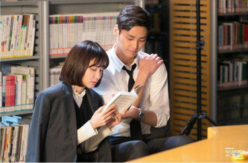 Potret Park Eun Bin dan Lee Tae Hwan dalam drama "Father, I’ll Take Care of You" (dramabeans.com)