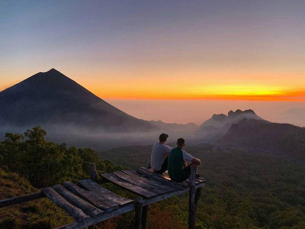 Gunung Inerie (instagram.com/daniel.jans)