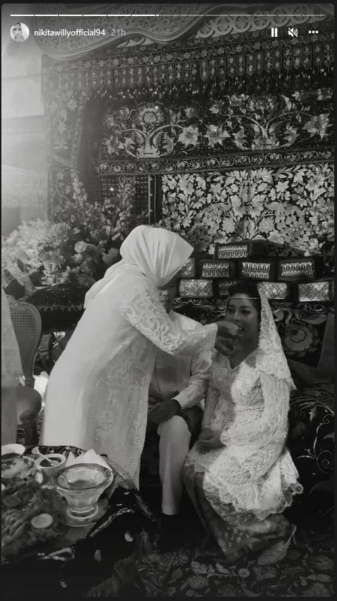 Pengajian 4 bulanan adat Lampung Nikita Willy (Instagram.com/nikitawillyofficial94/)