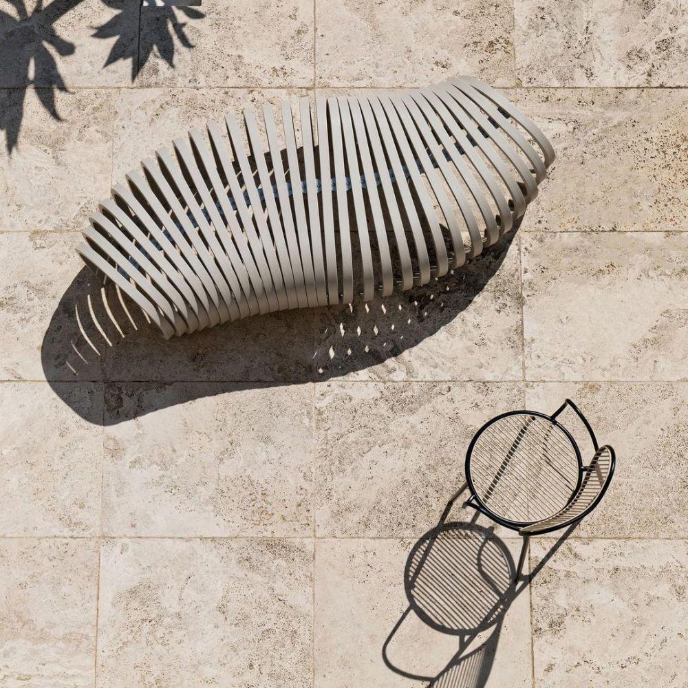 Ribs Bench Outdoor chair oleh Stefan Lie (instagram.com/designbythem)