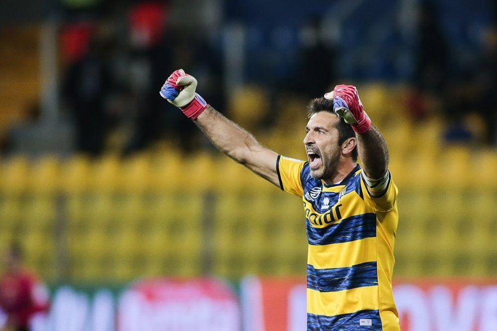 potret Gianluigi Buffon lakukan selebrasi kemenangan (twitter.com/gianluigibuffon)