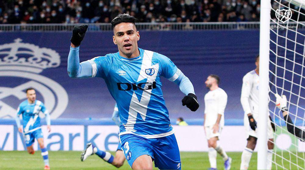 Radamel Falcao melakukan selebrasi usai menjebol gawang Real Madrid. (twitter.com/RayoVallecano)