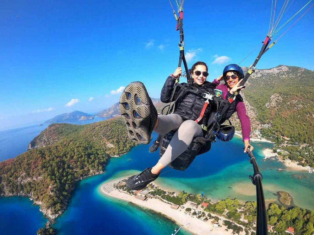 5 Spot Paralayang di Berbagai Negara, Pemandangannya Breathtaking!