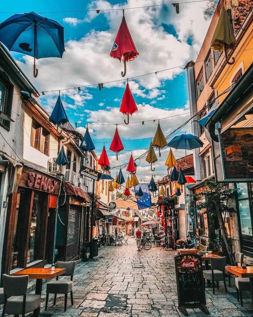 Old Bazaar (instagram.com/cantfindtheworld)