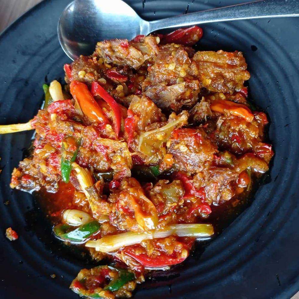 Bebek sambal mercon (instagram.com/fitri.sanuk)