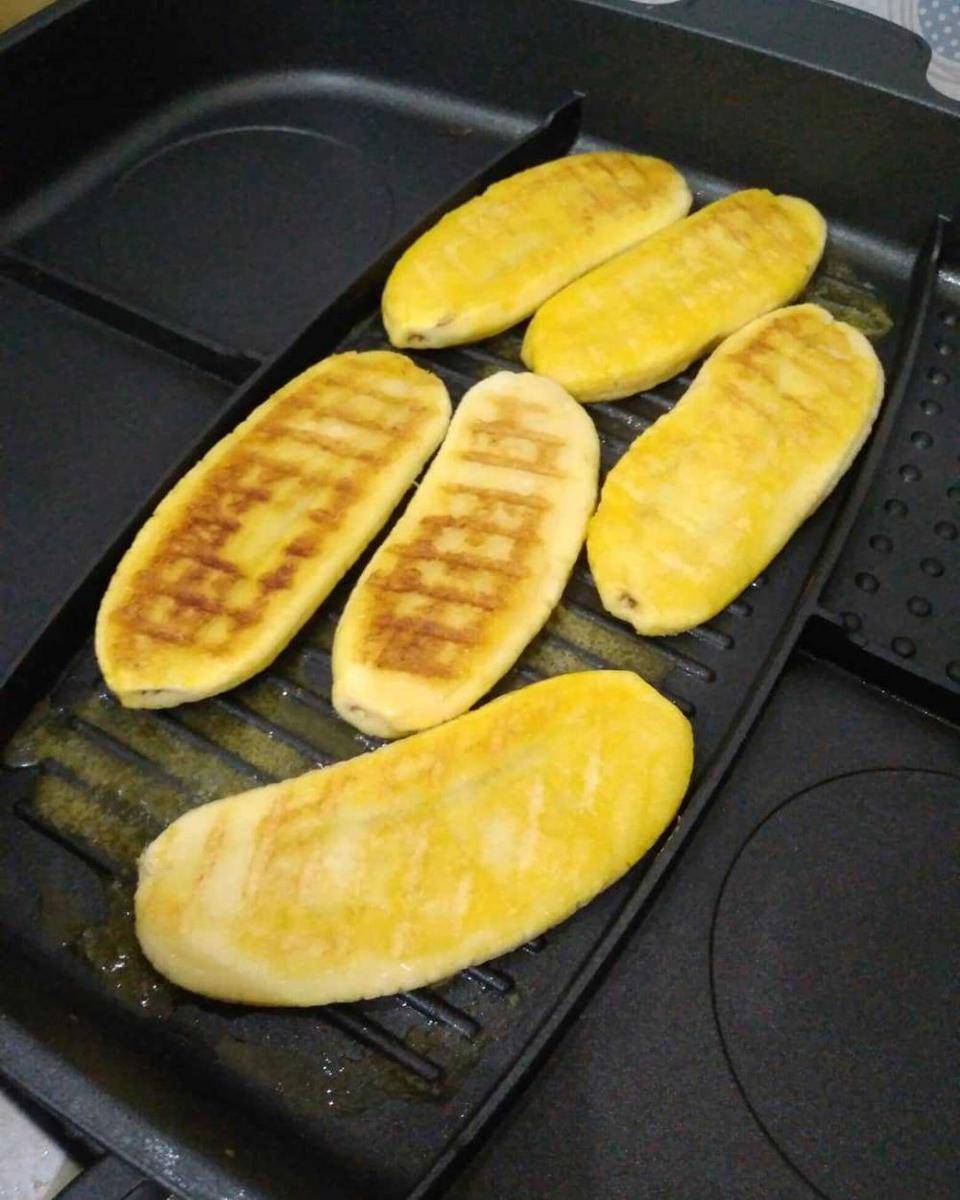 Memanggang pisang (instagram.com/tastee_kitchen)