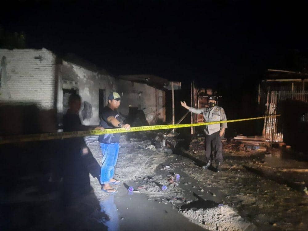 Kebakaran gudang berada di belakang rumah warga di Dusun Purwosari Pekon Tegalsari Kecamatan Gadingrejo. (IDN Times/Istimewa).
