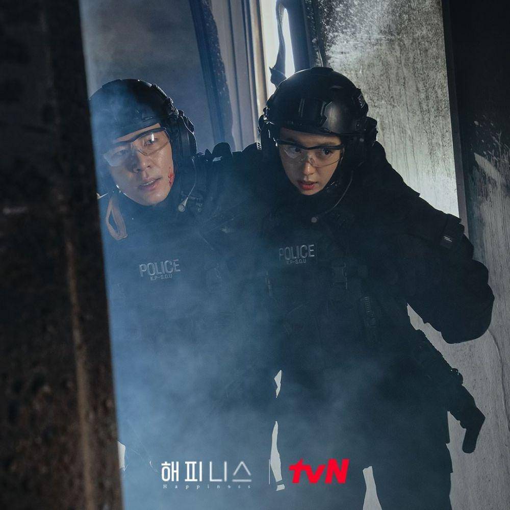 Lee Kyu Hyung dan Han Hyo Joo di Happiness (instagram.com/tvn_drama)