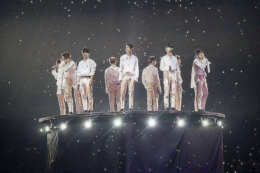 Wanna One (instagram.com/wannaone.official)