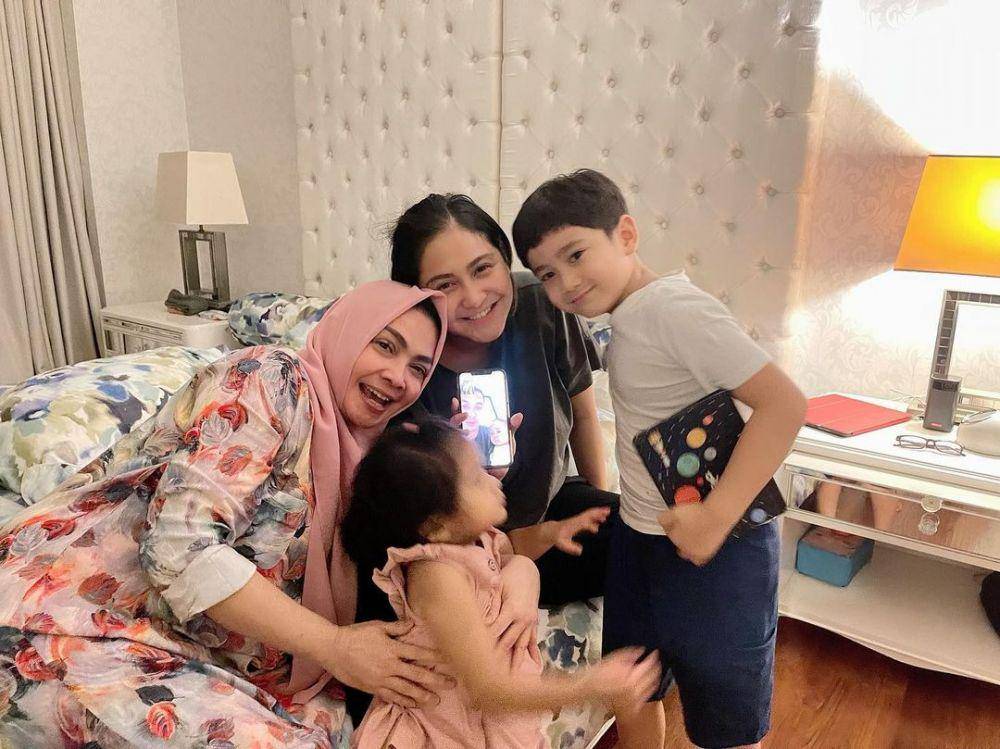 potret Rieta Amilia dan Caca (instagram.com/rieta_amilia)