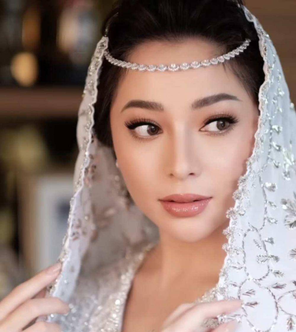 Nikita Willy (instagram.com/melinathemua)