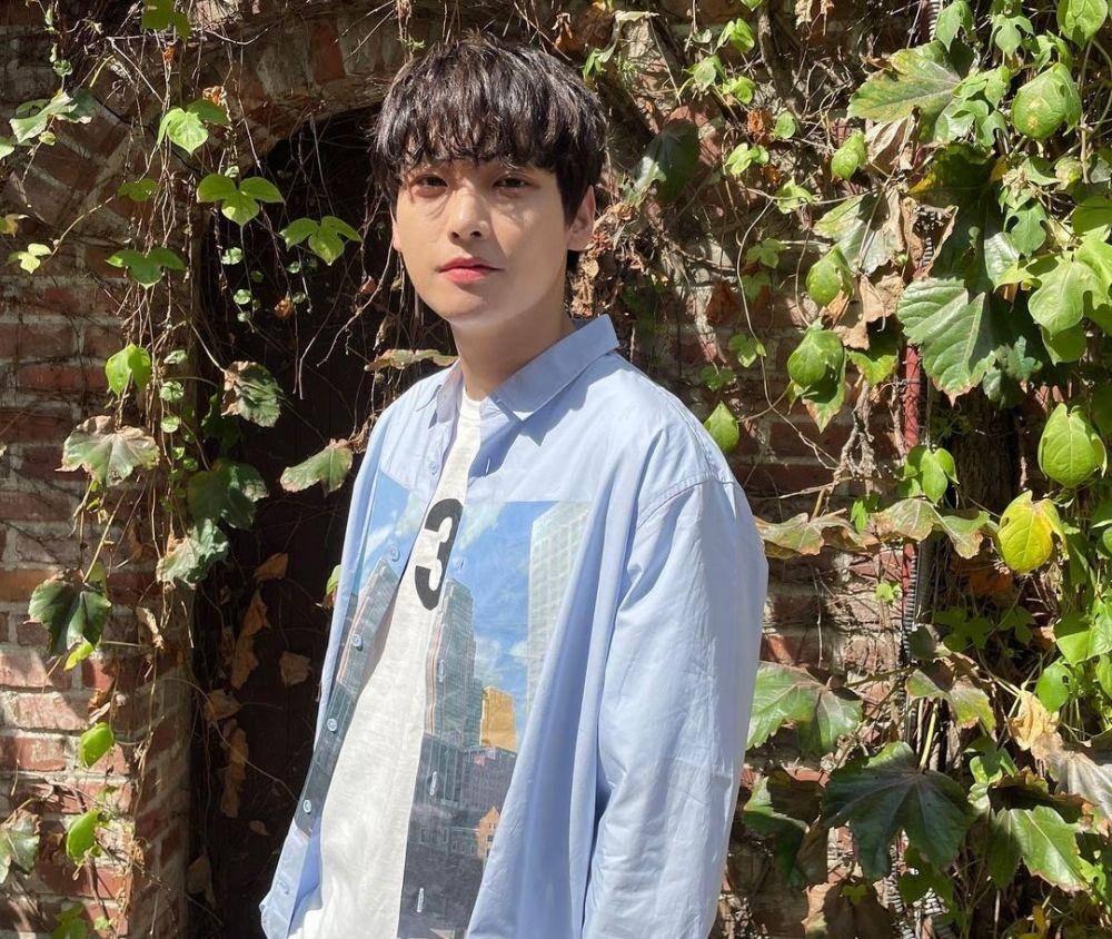 Inseong SF9 (instagram.com/pum.castle)