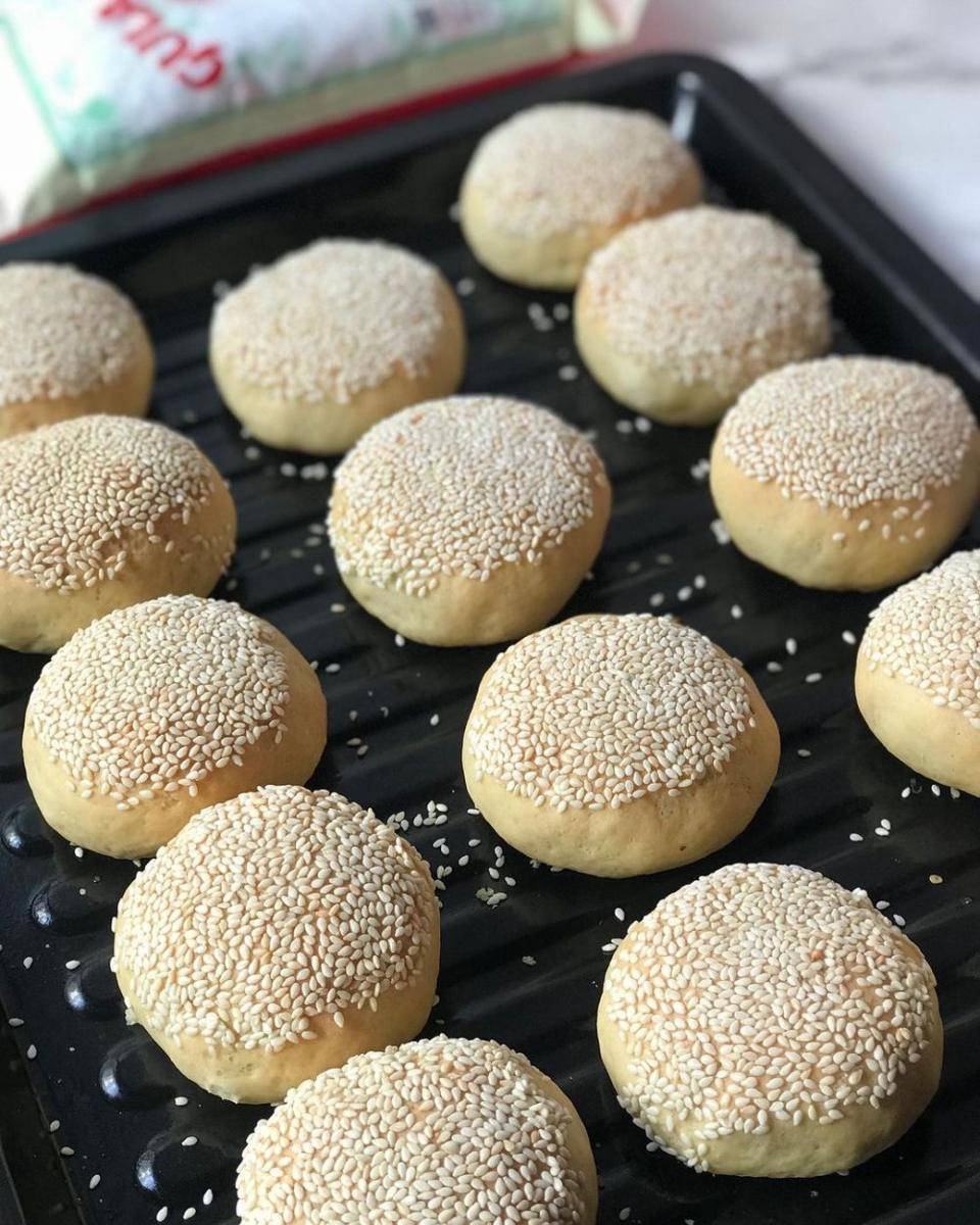 Roti kompyang (instagram.com/shirleyliem)