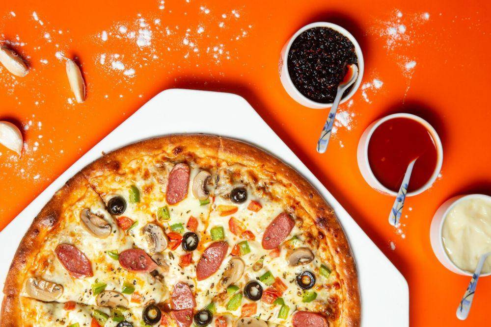 ilustrasi pizza primavera (unsplash.com/Shourav Sheikh)