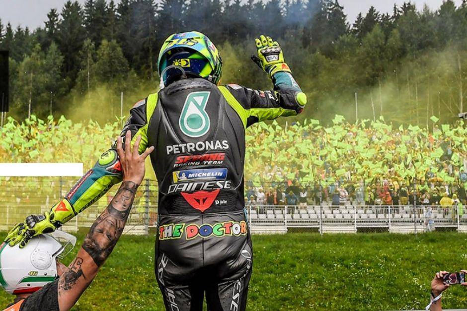 Rossi dianggap pembalap terbaik sepanjang masa. (sportstalksocial.com)