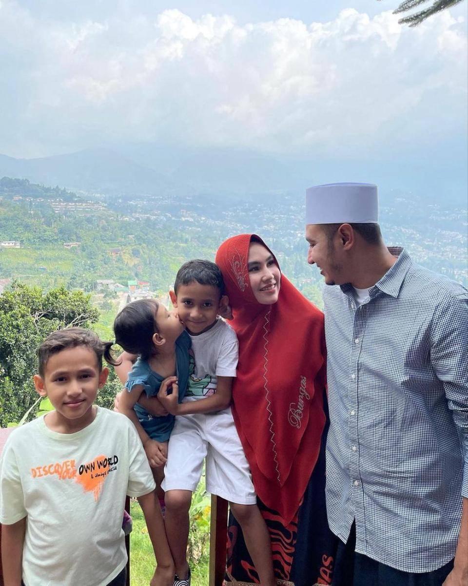 potret keluarga Kartika Putri (instagram.com/kartikaputriworld)