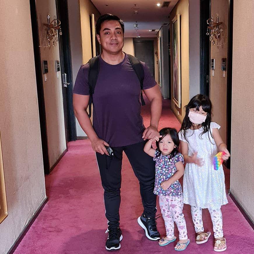 potret ustaz Riza Muhammad dan buah hati (instagram.com/ustdzrizamuhammad)