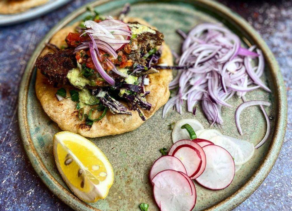 peshwari naan (instagram.com/keke_train_n_bake)